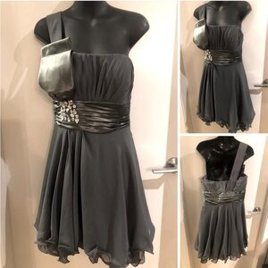 2/$40 Vintage Dress S/M Fit , beautiful dress